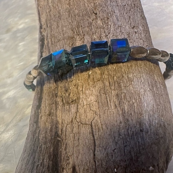 Alex & Ani Women’s Bracelet Swarovski Crystals and Silver Beads Adjustable - Picture 2 of 4